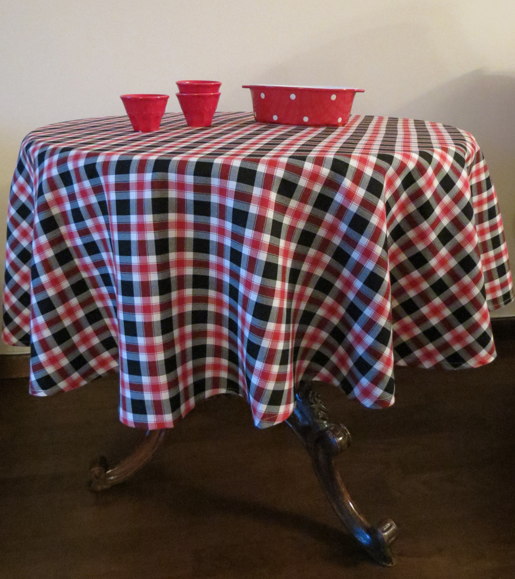 Nunes Round Tablecloth